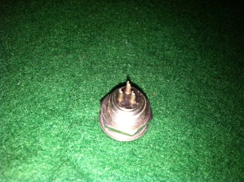 Montaje de chasis XLR en miniatura de 3 conductores Switchcraft TB3M 3 macho - Imagen 5 de 5