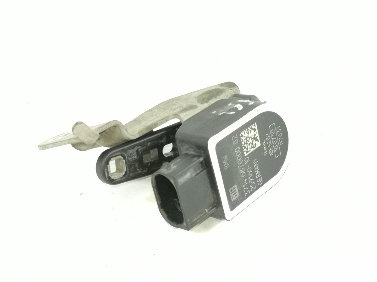 リスボンの裏路（F8号）