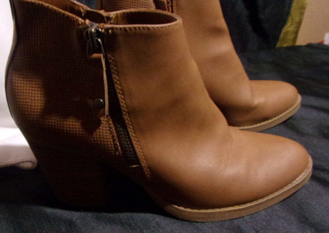 Universal Thread Womens Brown Side Zip Block Heel… - image 3
