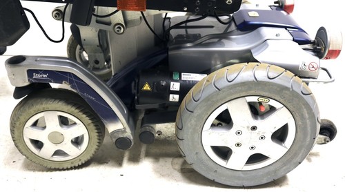 Elektrorollstuhl Invacare Storm 4 elek. Rückenlehne Rollstuhl TFS750 - Bild 7 von 12