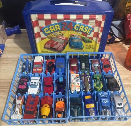 Vintage 1980's Tara Toy Matchbox Hot Wheels 24 Car Case Full Of Hot Wheels!
