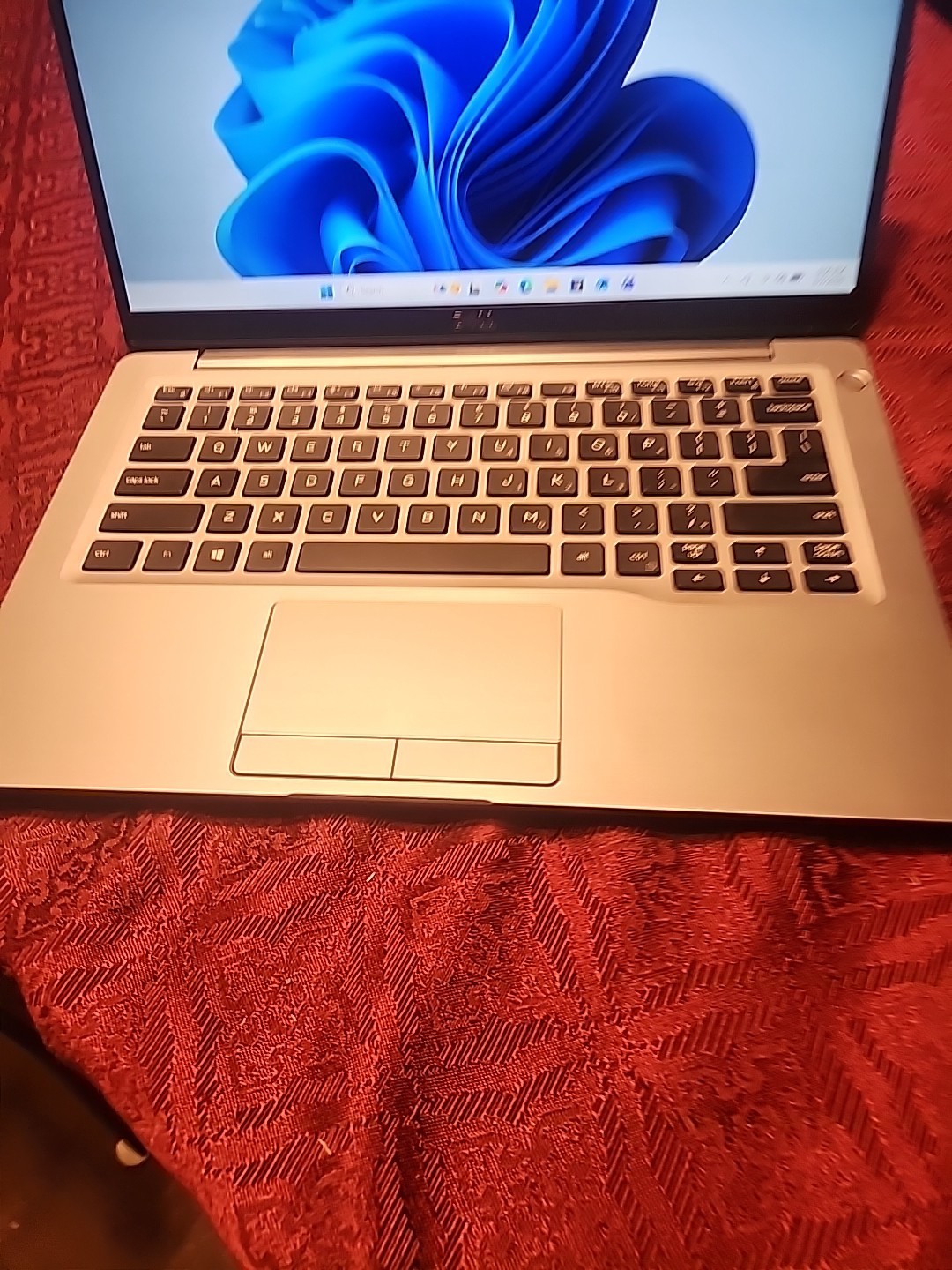 Dell Latitude 7400, 14-Inch Laptop, with Intel Core i7 8th Gen., 512 GB SSD (Solid State Drive), Windows 11 Pro