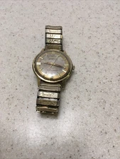 Vintage  Men's Self Winding 30J Bulova wristwatch 10k GF & Band Working!!