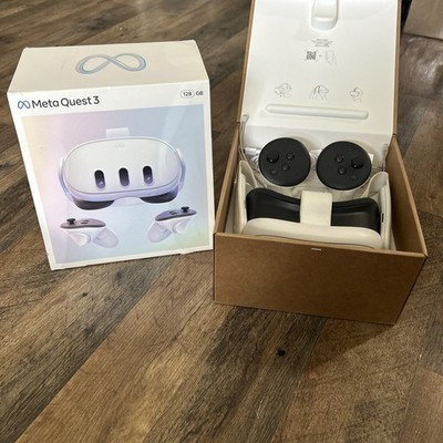 Meta Oculus Quest 3 - 128GB Set - w/ Controllers - Great Condition