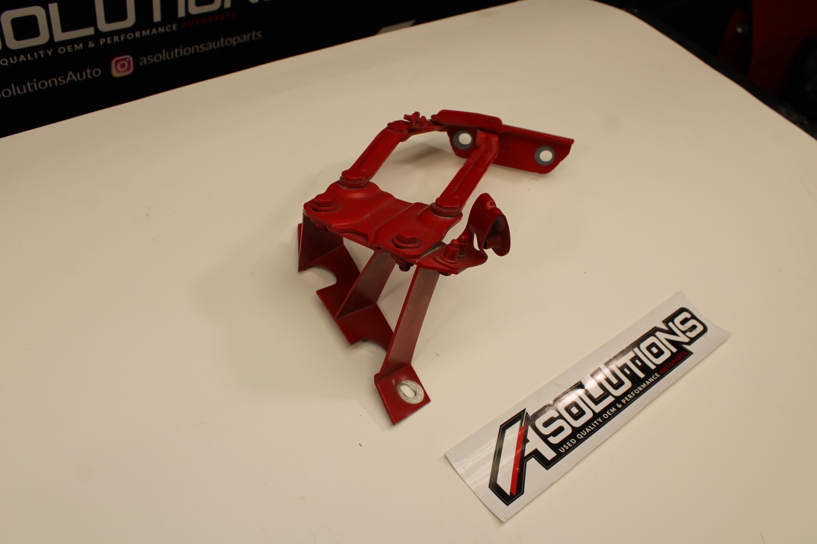 2015 Lamborghini Huracan Front Right Hood Hinge 4T0823302B OEM **Damage**