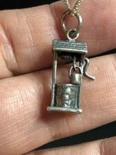 6873 VNTG Sterling 925 Wishing water well pendant box chain necklace 18" 6.6g