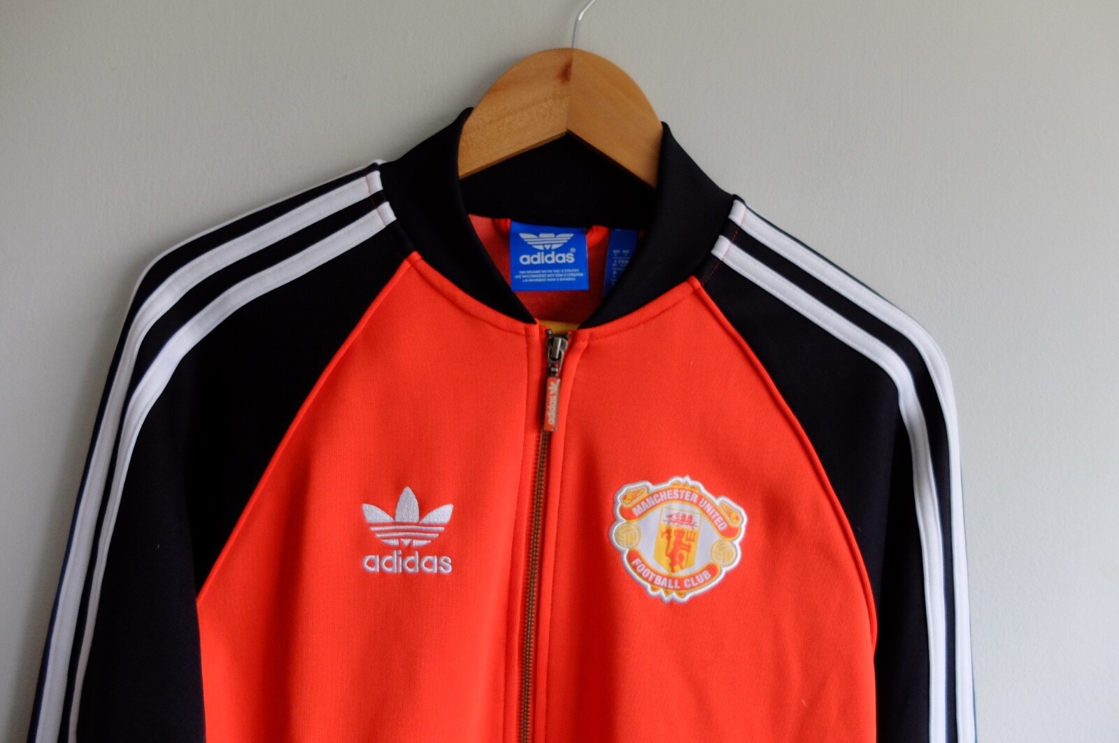 Adidas Originals Man Utd SS TT  jacket S Red Black Manchester 2015 VGC