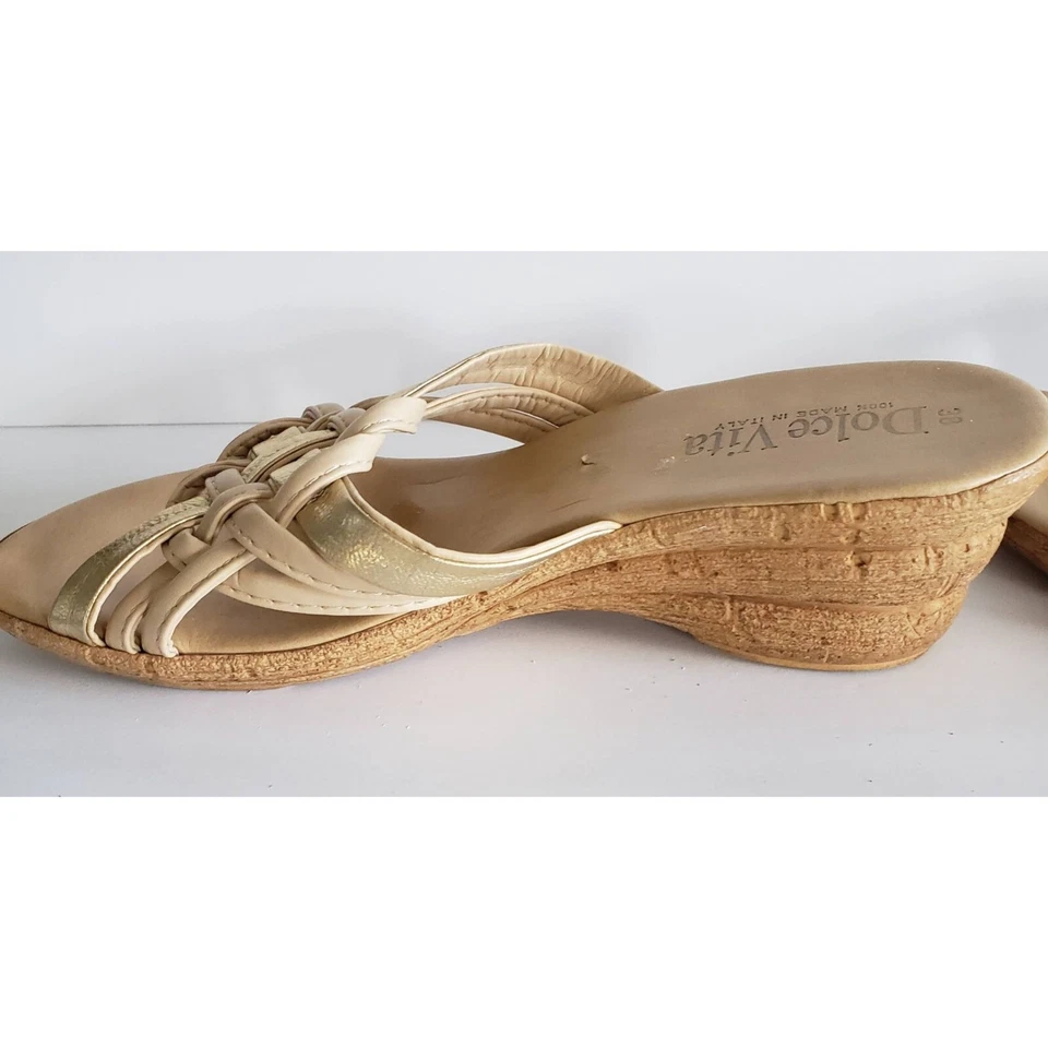 Dolce Vita Женский размер 38 (7.5) Золото и загар Скольжение на танкетке Босоножки 2 " каблук - Изображение 4 из 4