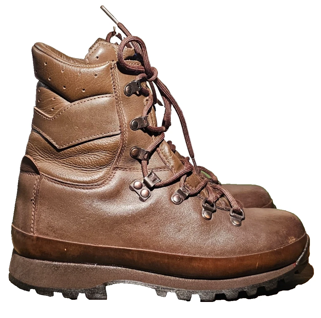 Altberg Defender lightweight Hiking, Fishing, Walking any activity Boots UK 6 M