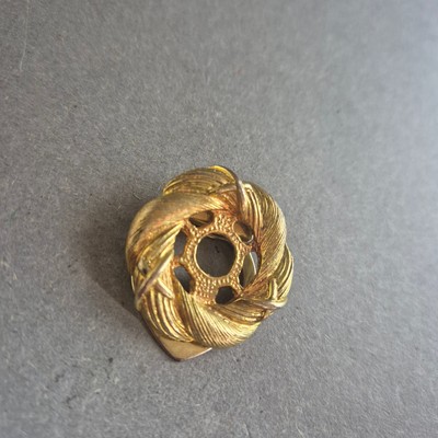 Vergoldete Vintage-Brosche im geflochtenen Design
