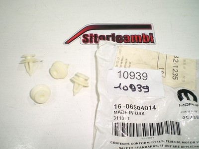 4x Original Mopar Chrysler Neon I Clip Fastening Code 06504014