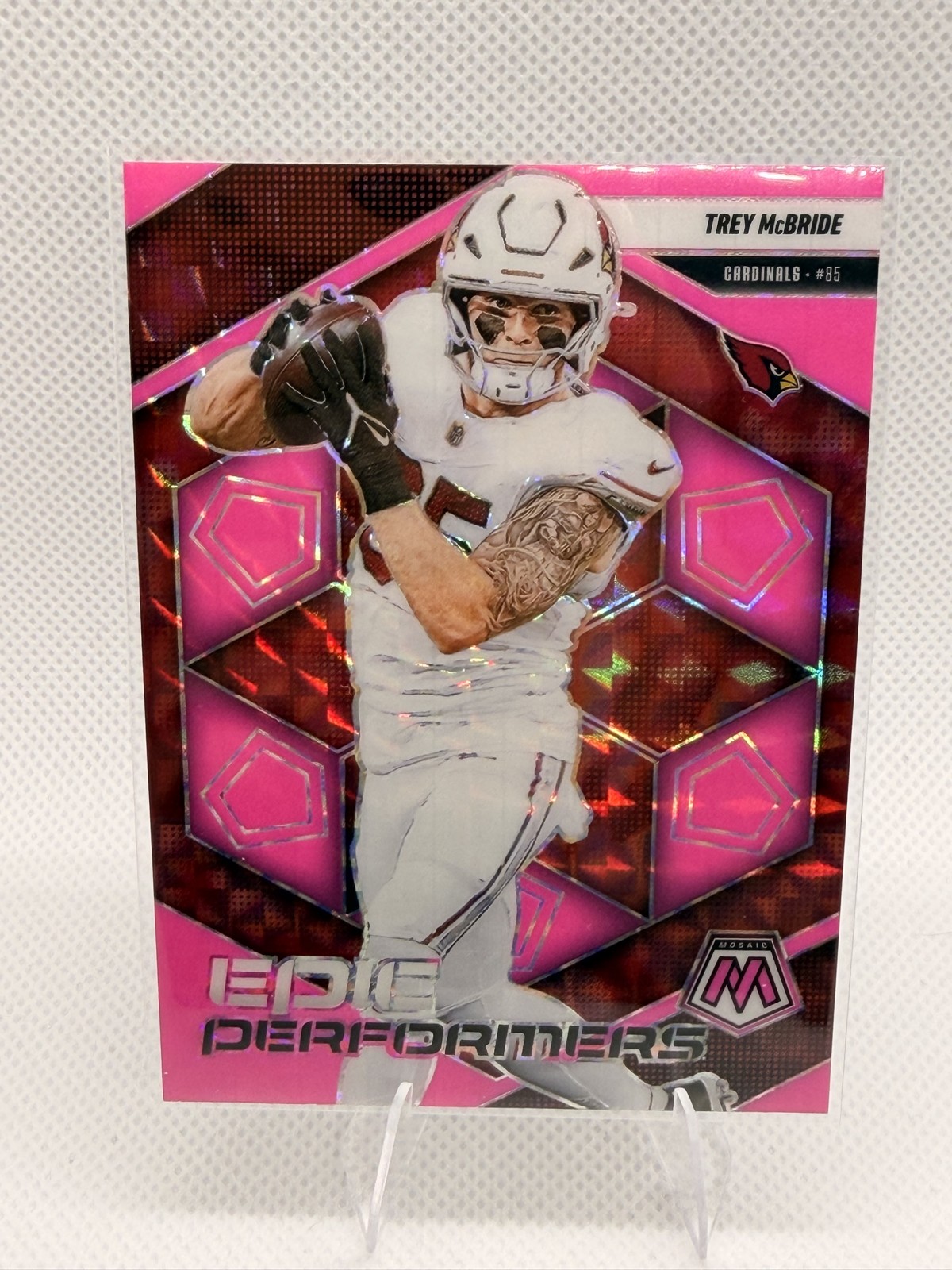 2025 Panini Mosaic - Epic Performers Trey McBride #10 Mosaic Pink Fluorescent