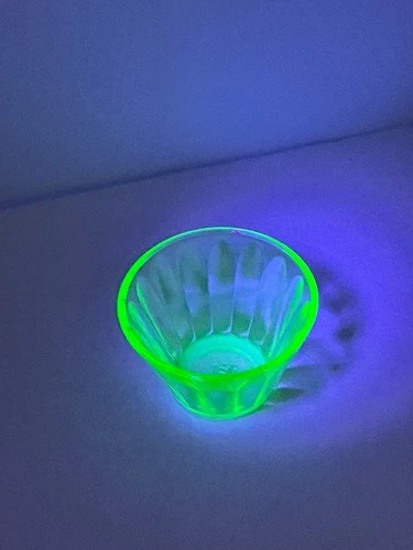 Hazel Atlas green depression glass small custard cup Moderntone pattern 2” tall