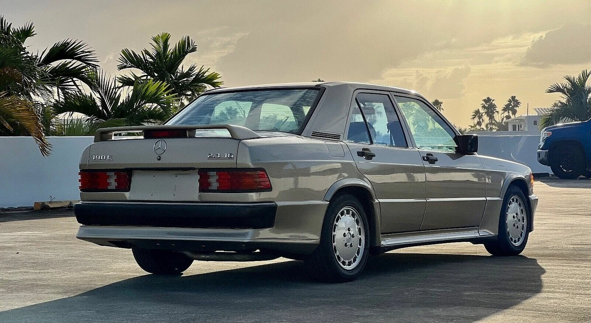 1987 Mercedes-Benz 190E - right rear profile