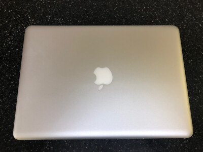 Apple MacBook Pro 13.3 Laptop MD313LL/A 2.40GHz Core i5 2435M