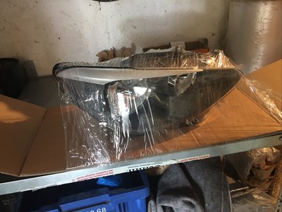 GENUINE BMW Headlight Halogen Front Right 63117229672 for 1 Series F20 F21