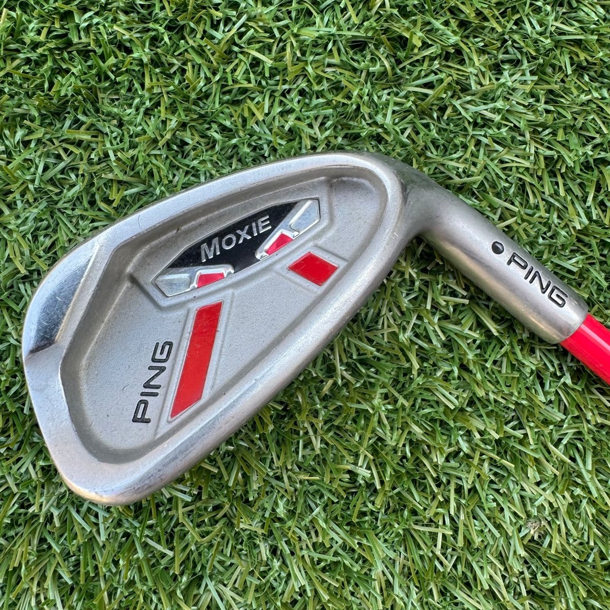 Kids PING Moxie 9 Iron Graphite Shaft Right Handed Golf Club Red