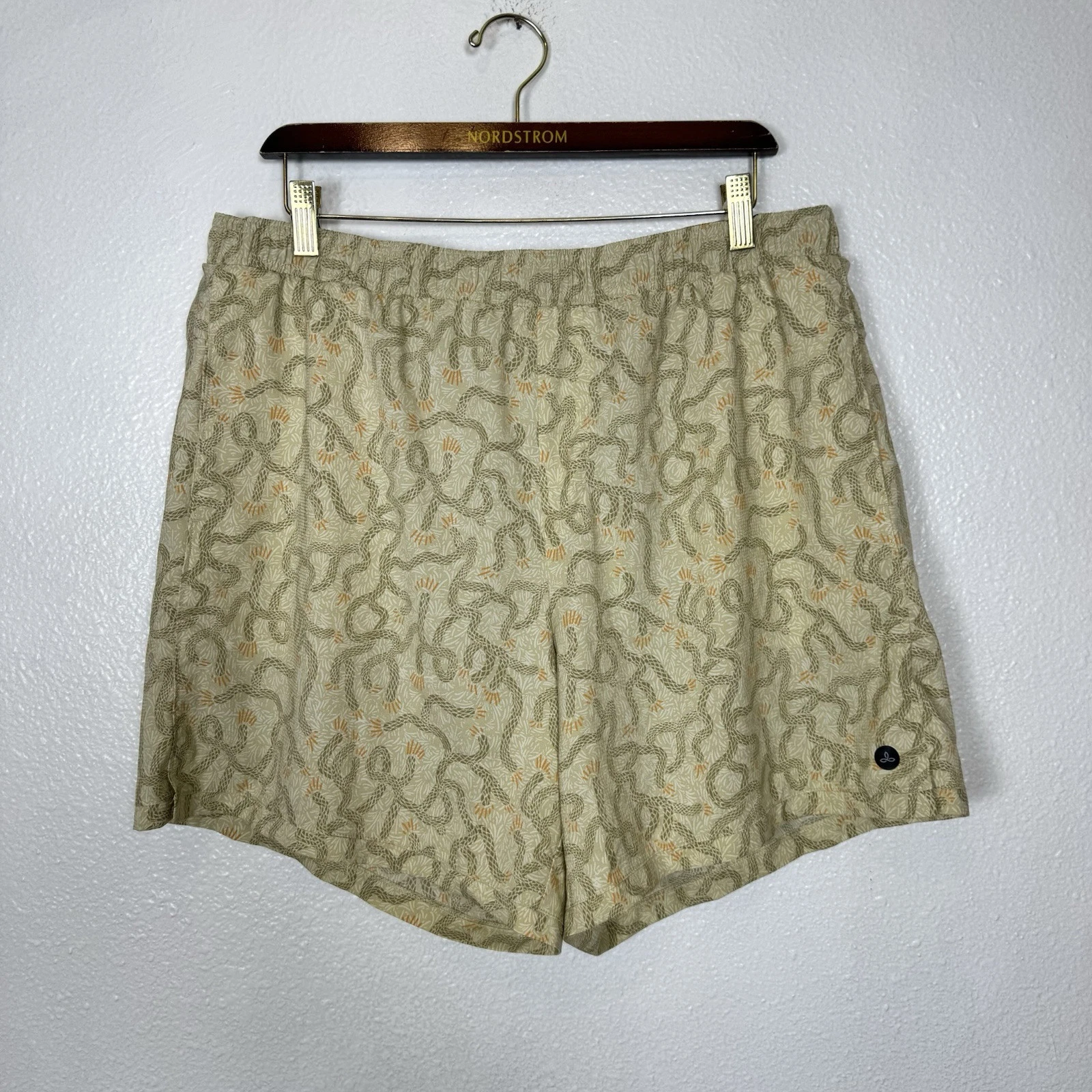 prana peak to pavement lined athletic shorts