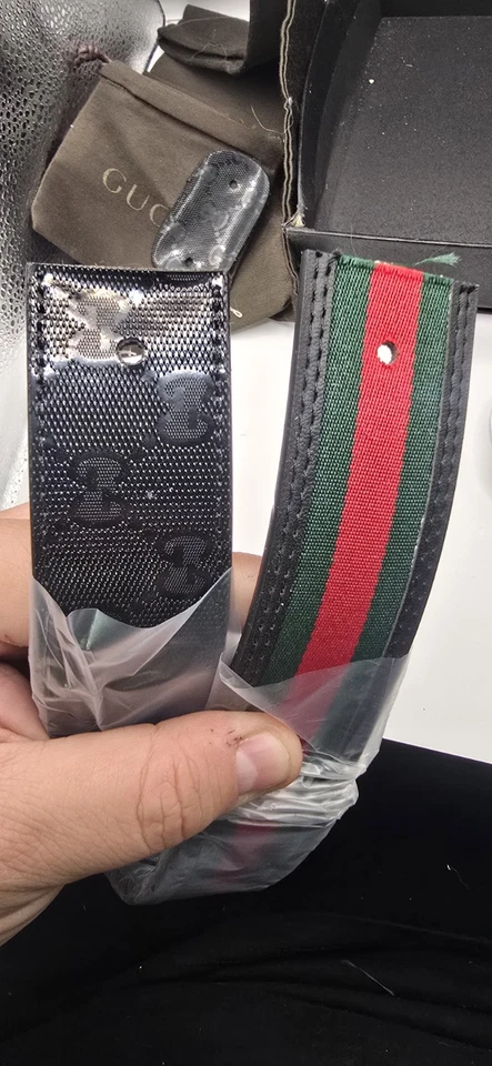 Cinturón Gucci 48 pulgadas de largo. 2 CINTURONES LEER DESCRIPCIÓN IMPORTANTE Foto 2 de 4