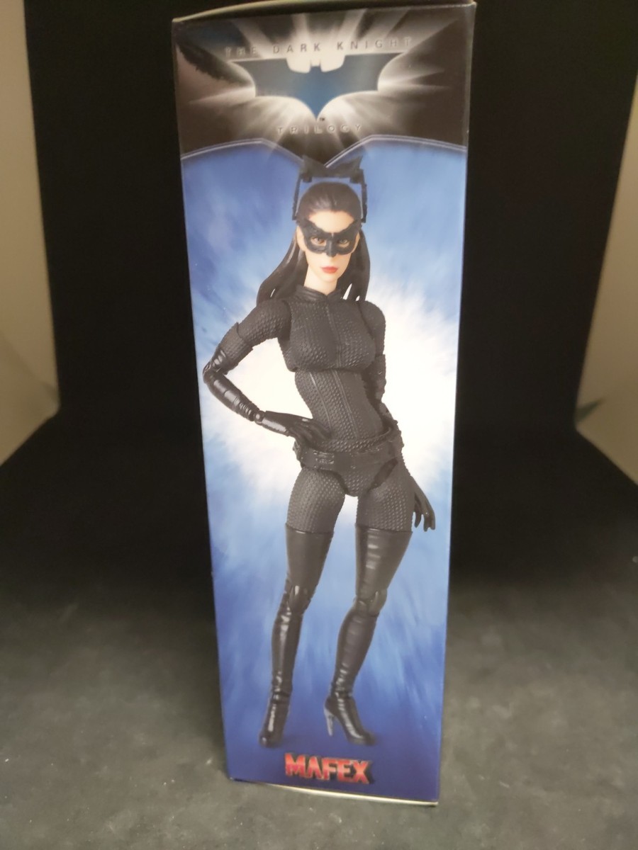 Mafex Medicom 009 The Dark Knight Catwoman Selina Kyle Figure