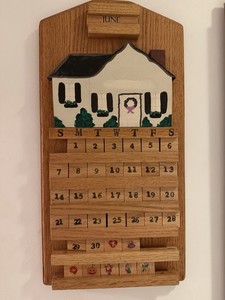 VTG Wooden Perpetual Calendar Wall Hanging School Scene + Holiday Tiles