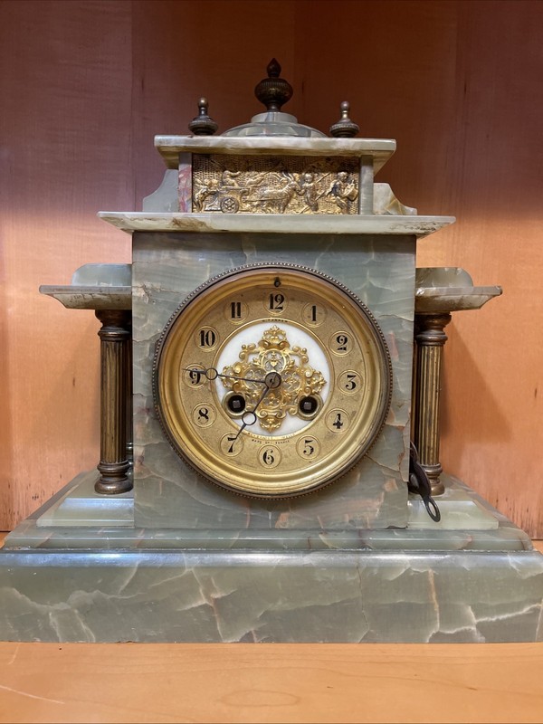 Tunbridge - Wells Green Marble Mantel Clock - With Key - No Pendulum Inside