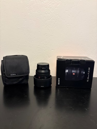 Sony FE 24mm f/1.4 GM Lens - Black, MINT CONDITION barely used.