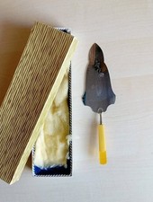 23cm Tortenheber mit Muster Edelstahl Bagelit? Plaste Griff Vintage DDR Besteck