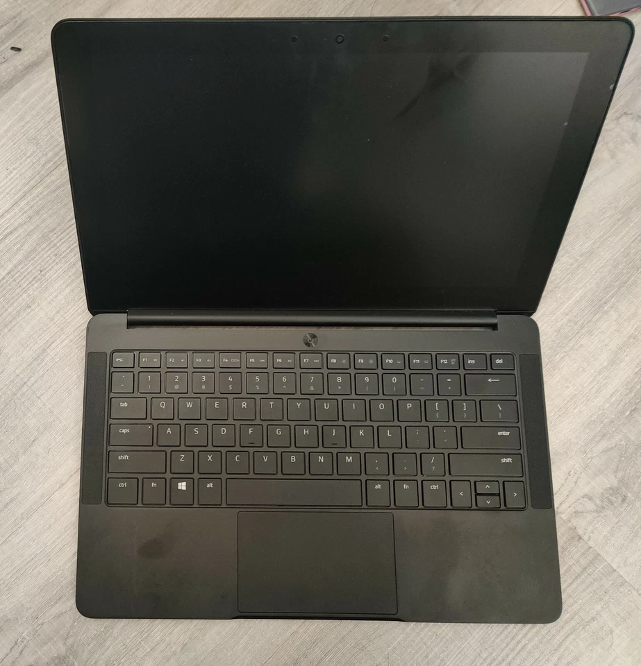 Razer лезвие Stealth 13» Core i7-6500U @ 2,5 ГГц, 256 GB SSD памяти, 8 GB RAM - Изображение 2 из 3