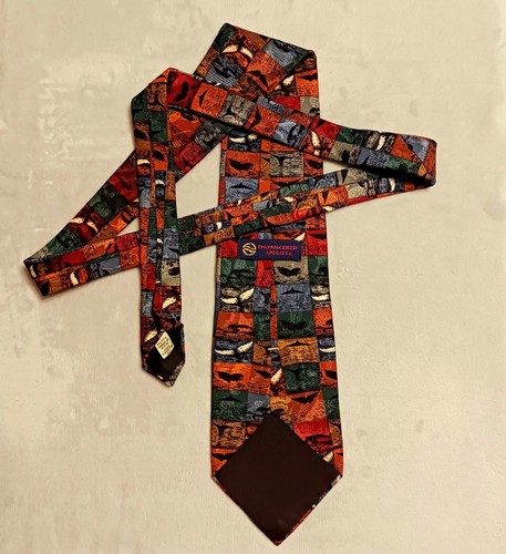 'Endangered Species' Mens Silk Tie 60"L 4"W USA Made - Picture 3 of 5