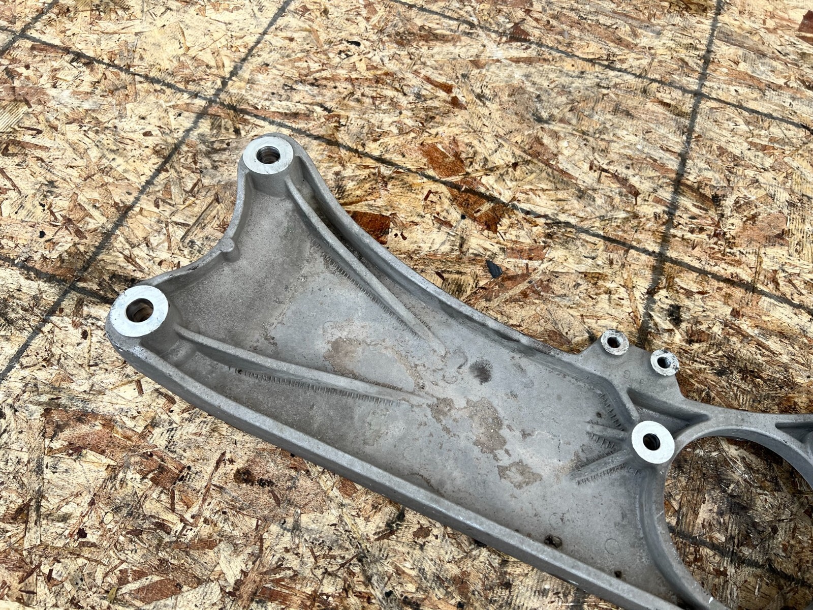 AWD TRANSMISSION MOUNT CROSSMEMBER ASSEMBLY OEM 44K 14-19 MASERATI GHIBLI Q4