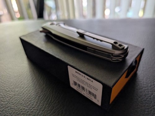 WE Knives 601x 10th Year Anniversary Grey titanium Satin 20cv Limited Edition - Picture 8 of 12