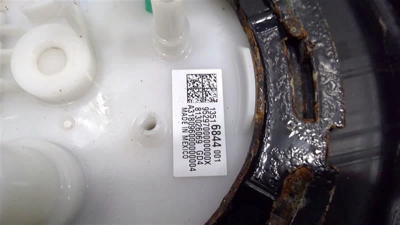 2017-2021 CHEVROLET TRAX FUEL TANK 95367339 - Image 2 of 4