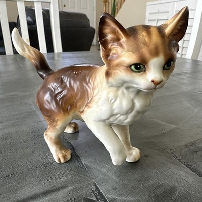 Vintage Lefton Cat Sitting Ceramic Figurine 5.5 