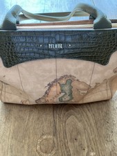 The Alviero Martini Classic Bag.
