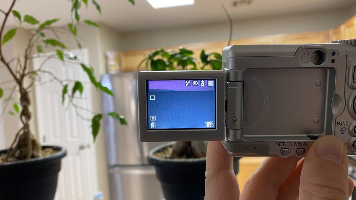 Canon PowerShot A95 5.0MP 3X zoom w/memory card and cord - for