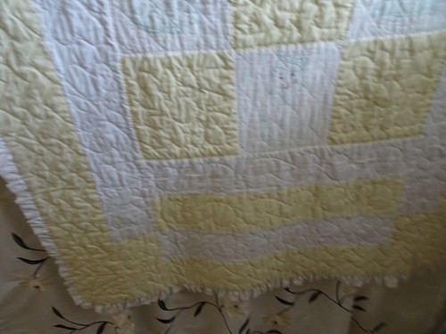 Quilted Baby Blanket-Yellow/White-1960's-Embroidery-Ruffle-Machine Wash/Dry - Picture 8 of 9