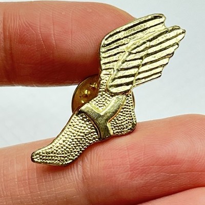 Gold Tone Shoe With Wings Lapel Pin Vest Collectible