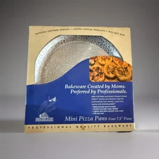 New In Box Doughmakers Mini Pizza Pans, Set of 4, 7.5" Non-Stick, Pebble Pattern