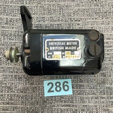 VTG UNIVRERSAL SEWING MACHINE