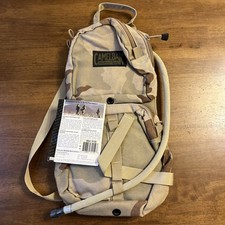 Zaino nuovo con etichette Camelbak MAX Gear MULE Hydration 3L 100oz Mil Spec Desert CAMO