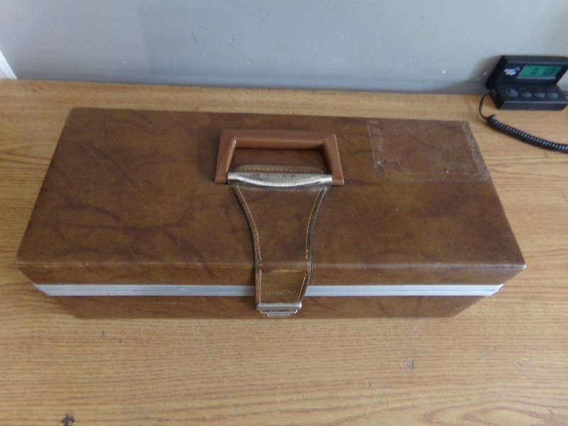 VINTAGE 8 TRACK TAPE STORAGE CASE HOLDS 24