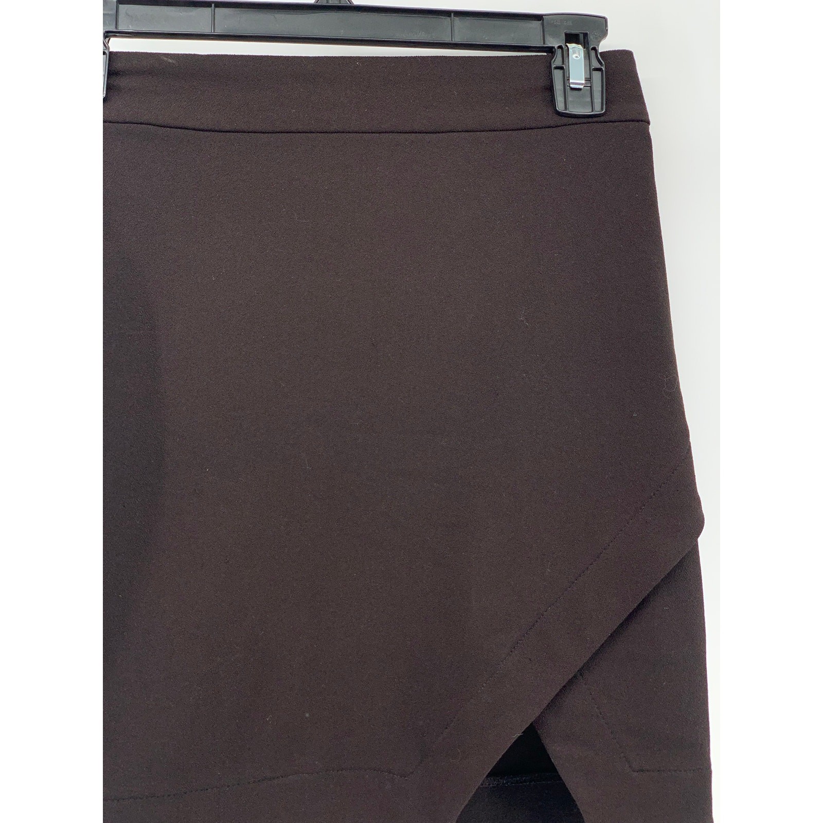 DYNAMITE Women's Black Solid Asymmetrical Slit-He… - image 4