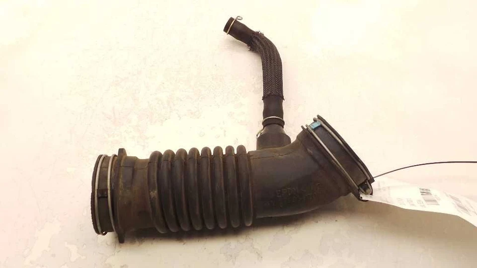 Toyota Matrix 2009 1,8 L 4 cilindros filtro de aire montaje de tubo resonador  Foto 3 de 4