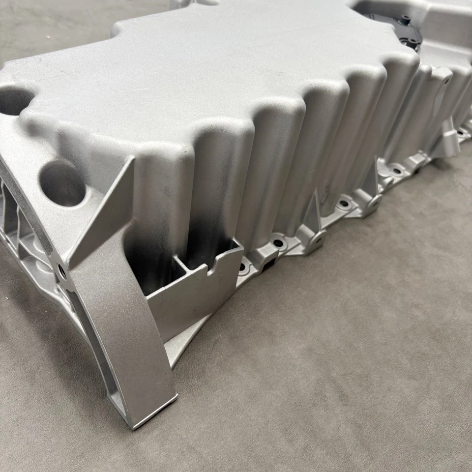 Nuevo cárter de aceite inferior del motor para Volvo S60 S80 V60 V70 XC60 XC70 XC90 31251286 Foto 4 de 4