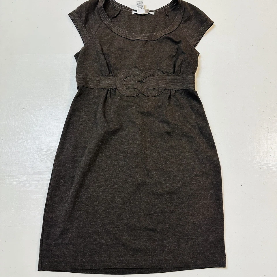 Vestido Studio talla XL, marrón, manga gorra. Buen estado Foto 3 de 4