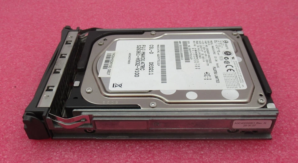 Fujitsu MAX3147RC S26361-H932-V100 147GB 15000RPM 16MB 3.5" Hot-Swap Hard Drive - Image 3 of 4
