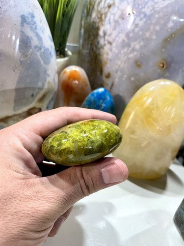 Green Vibrant Opal Rock Healing Crystals Reiki Yoga Palm Stone 3x2" ZENDA - Picture 3 of 7
