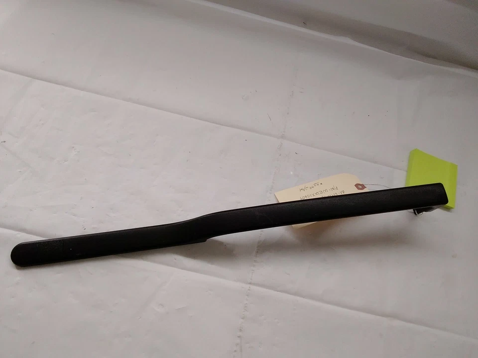 Manija de la puerta del refrigerador Hotpoint: WR12X10609 Foto 2 de 3