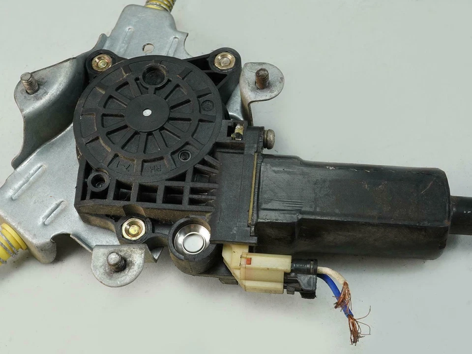 2000 - 2006 Hyundai Accent Window Regulator Manual Right Passenger Side Front Foto 4 de 4